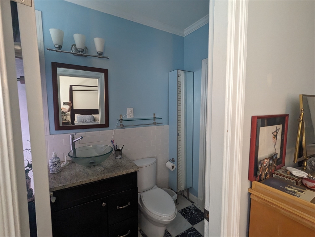 323 Tappan St. # 6