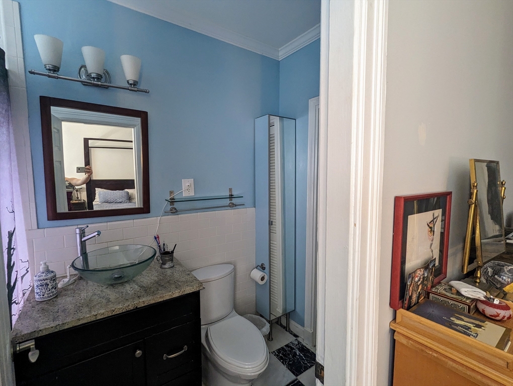 323 Tappan St. # 6