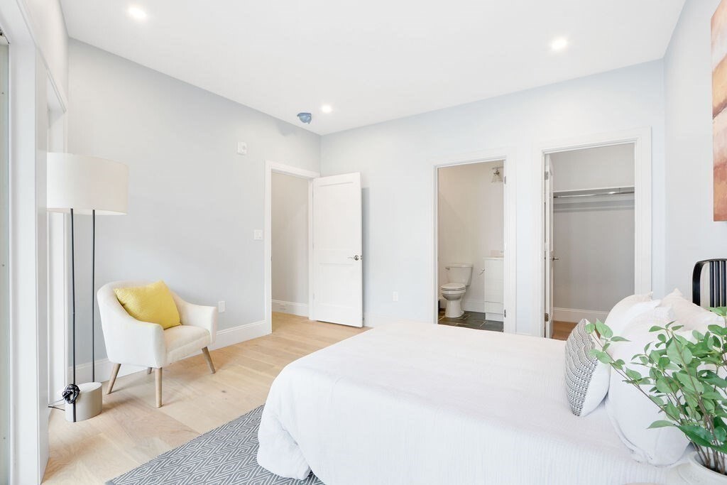 21 Glen Rd # 4