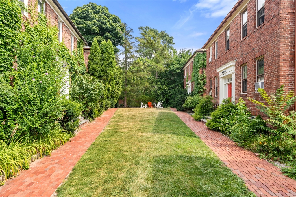 3 Garden Court # 4