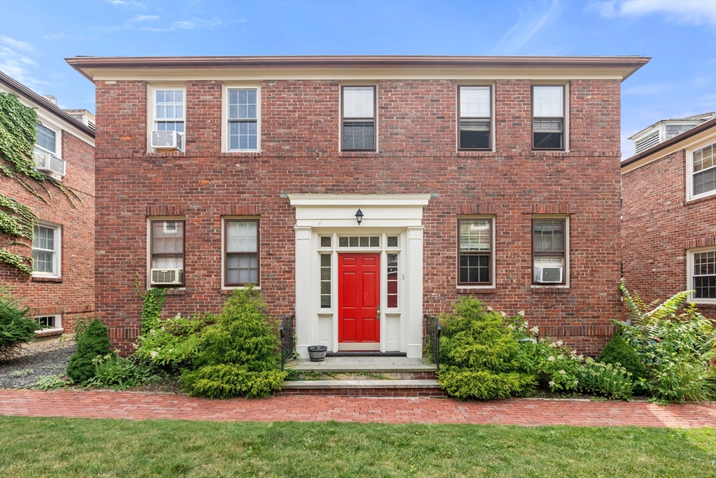 3 Garden Court # 4