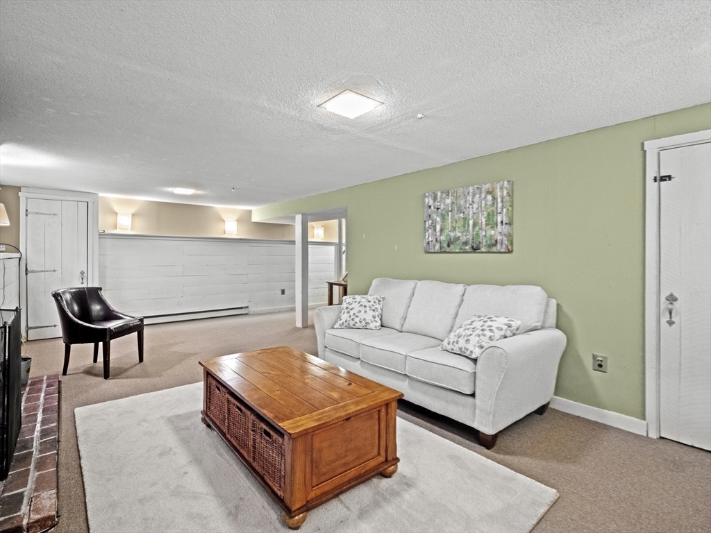 10 Higate Rd