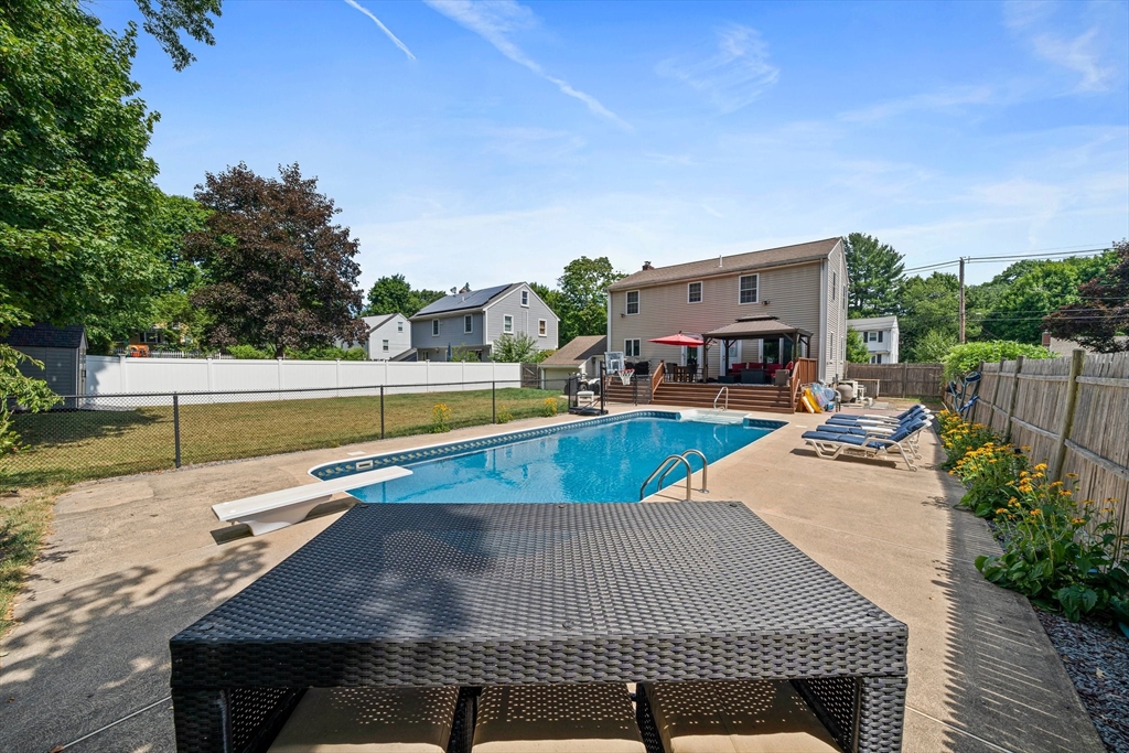 5 Kingsbury Rd