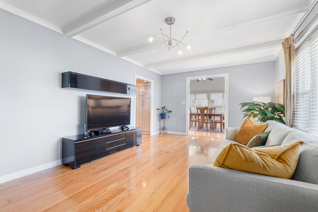 84 Vine St