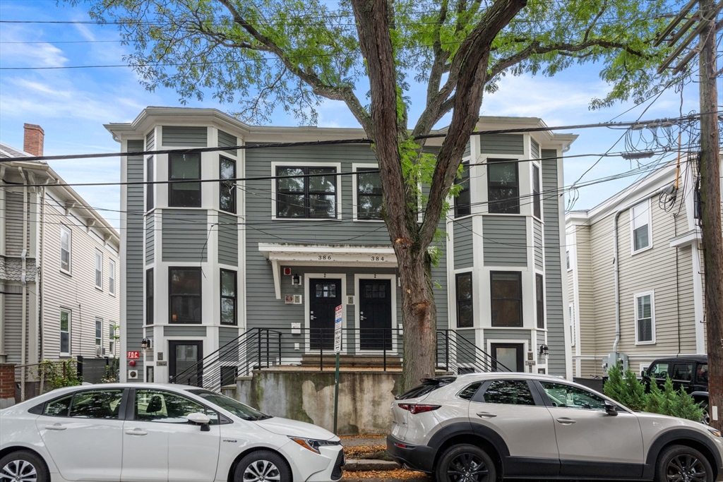 384 Windsor St # 1