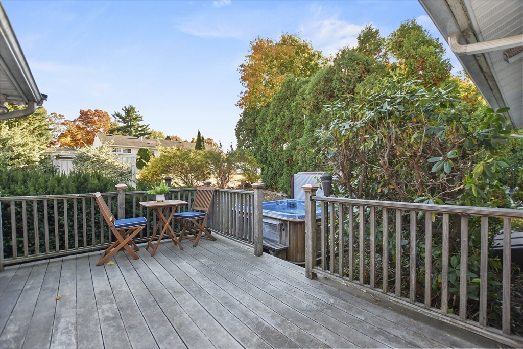 71 Ravenswood Road