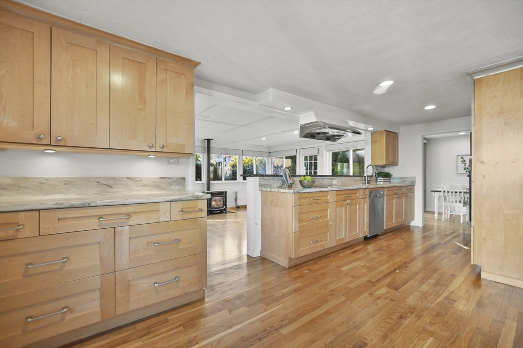 71 Ravenswood Road