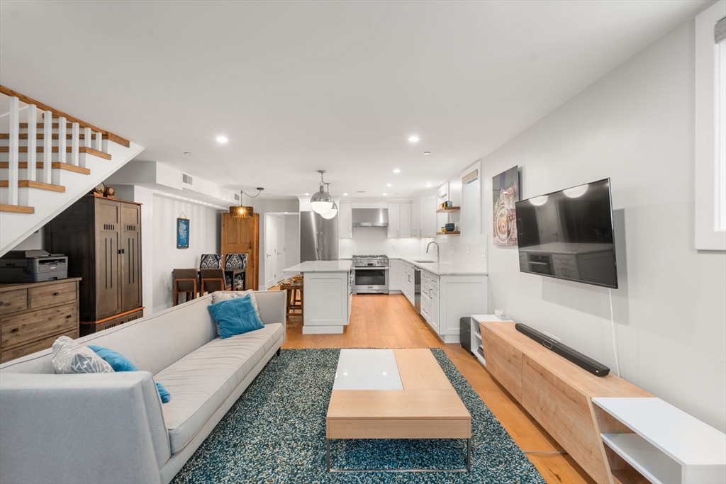 384 Windsor St. # 1