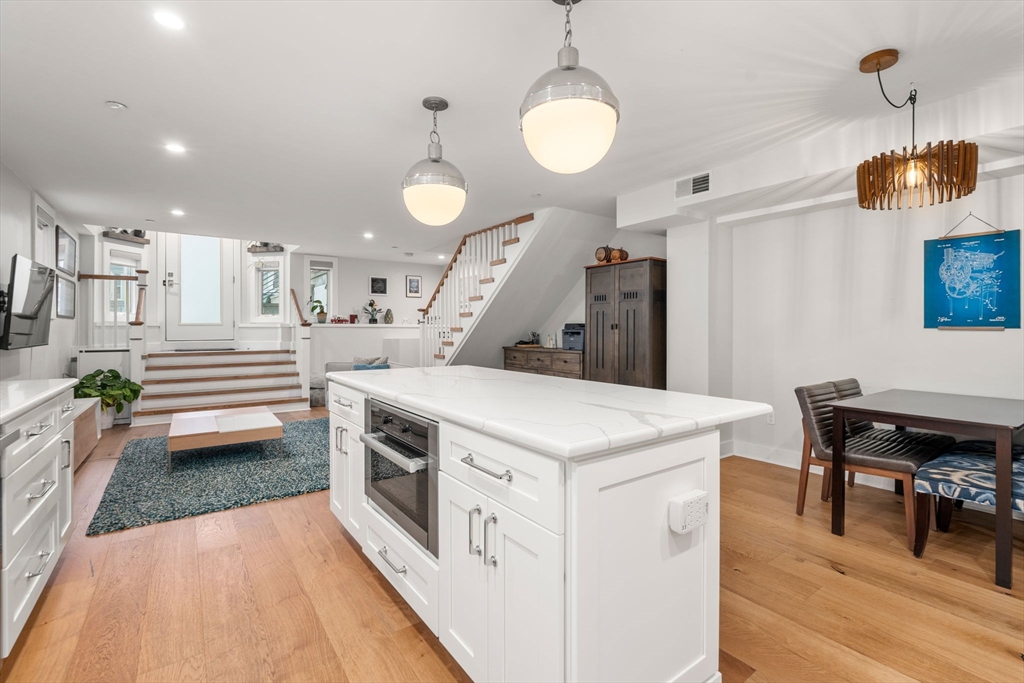 384 Windsor St. # 1