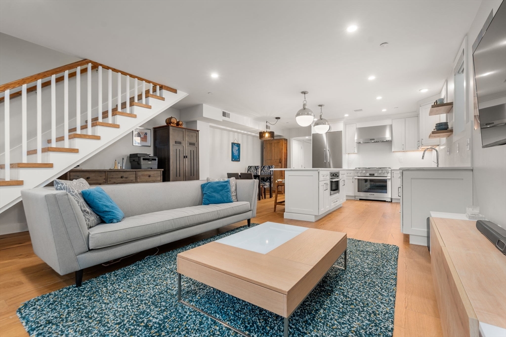 384 Windsor St. # 1