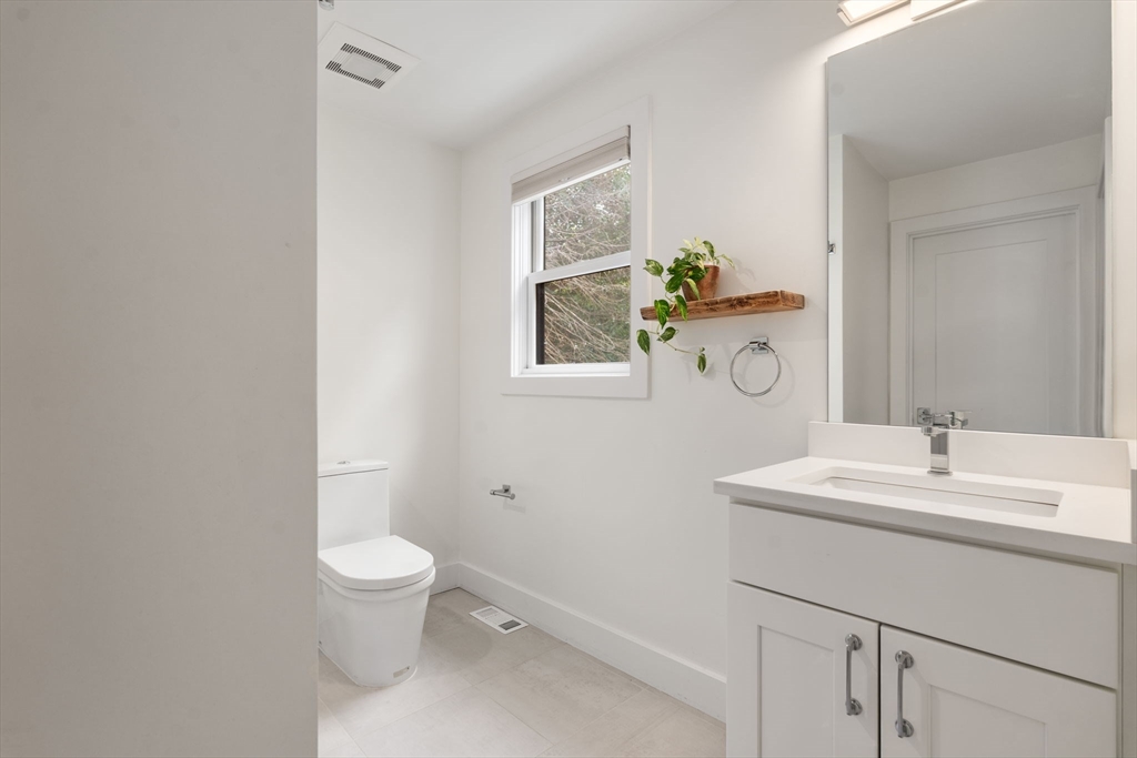 384 Windsor St. # 1