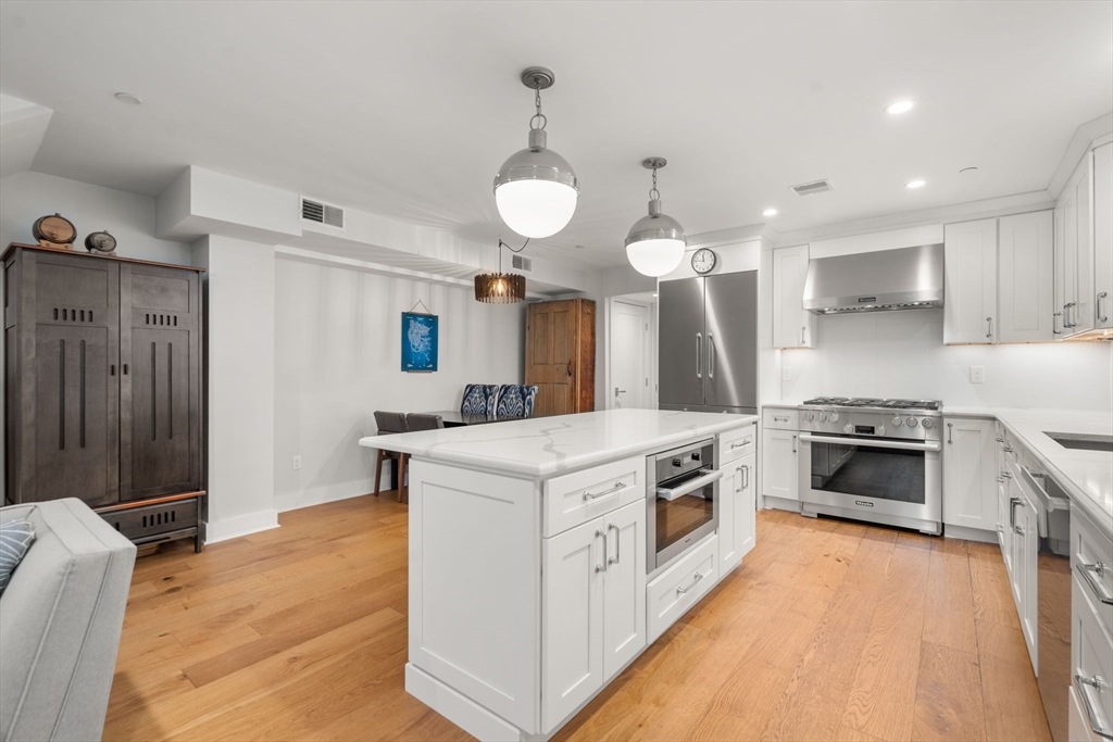 384 Windsor St. # 1