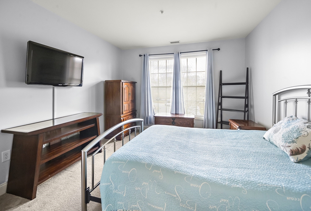 1000 Emerald Ct. # 1215