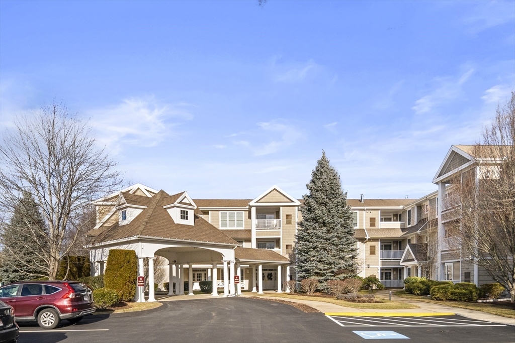 1000 Emerald Ct. # 1215