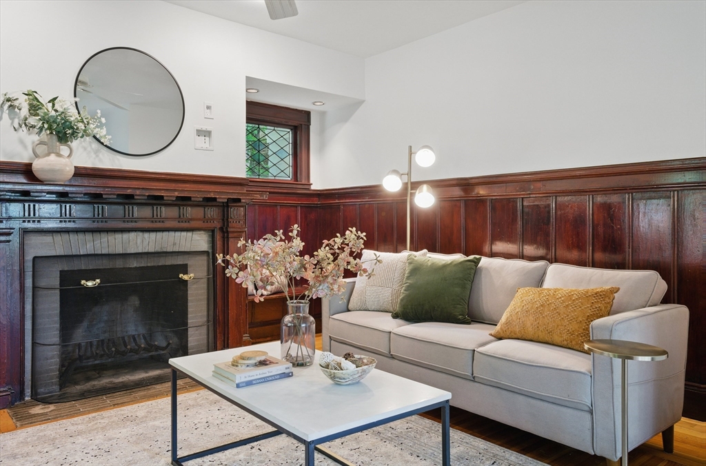 7-9 Leamington Rd # 2