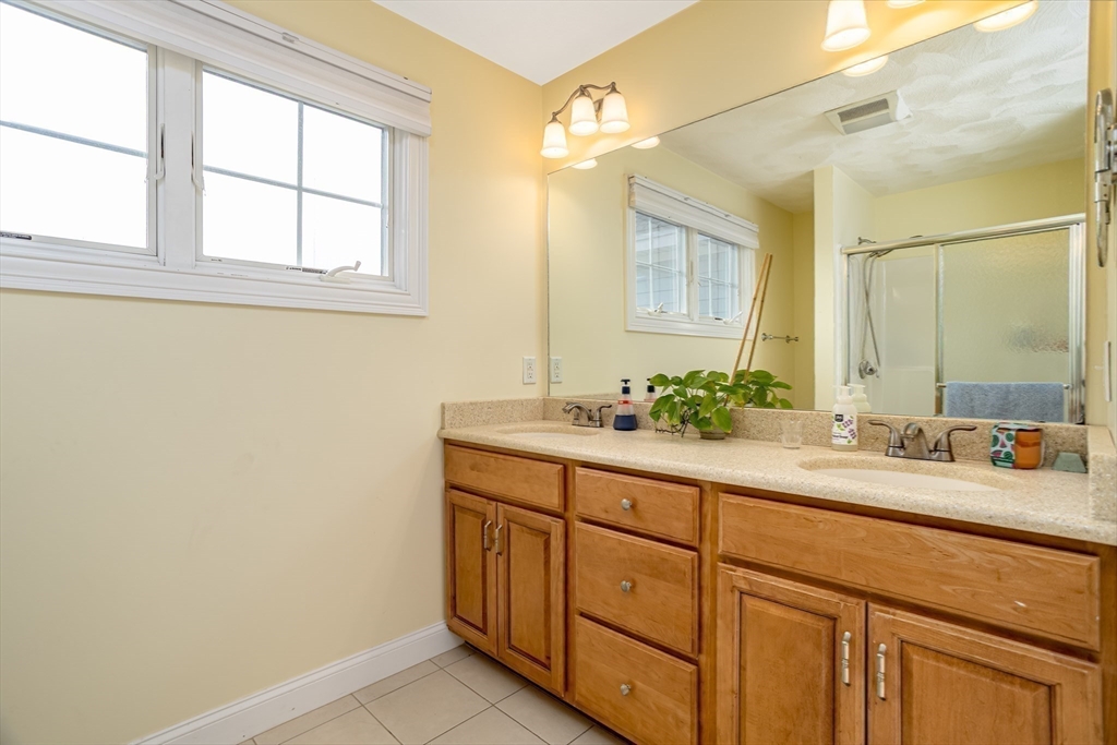 13 Green Meadow Lane