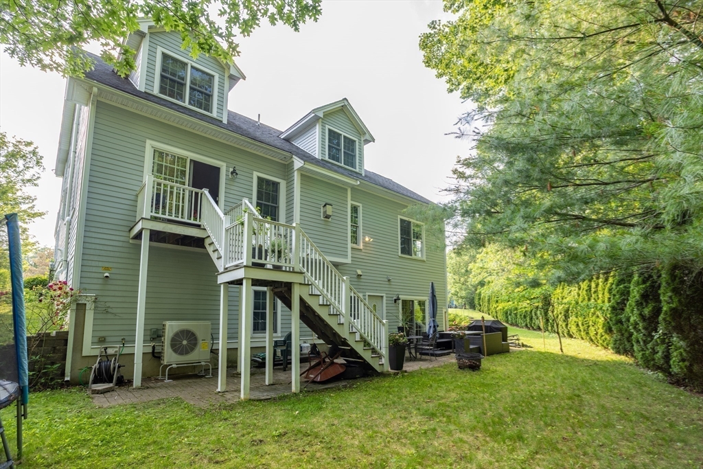 13 Green Meadow Lane