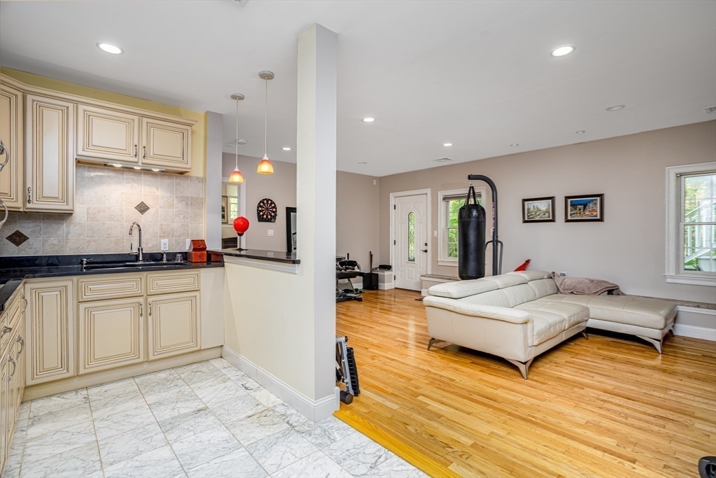 13 Green Meadow Lane