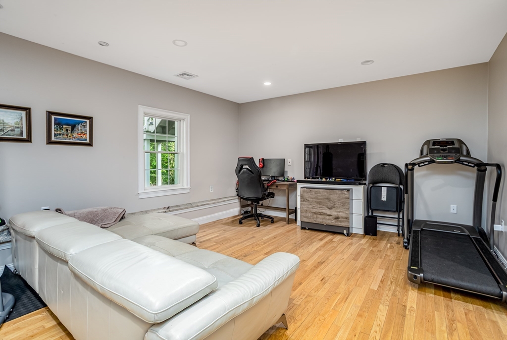 13 Green Meadow Lane