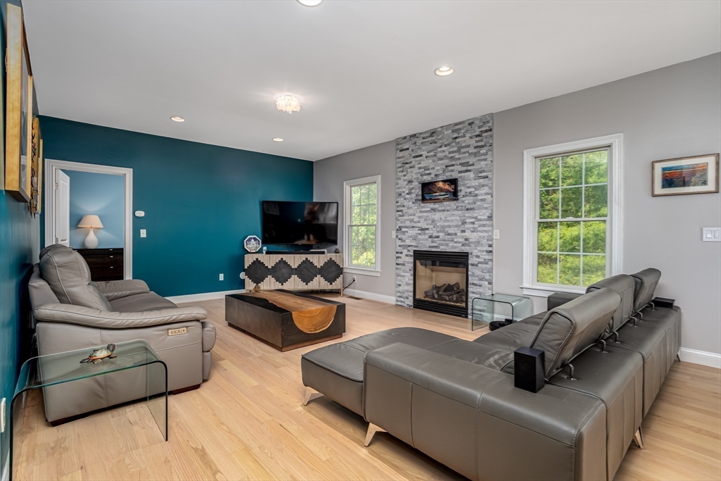 13 Green Meadow Lane