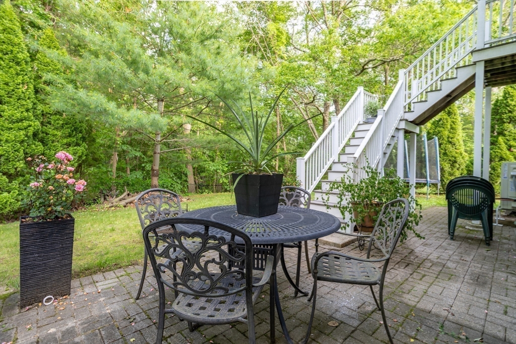 13 Green Meadow Lane