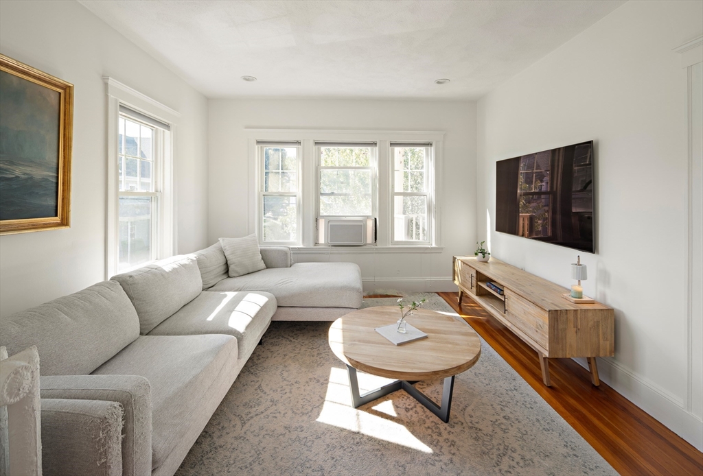 41-43 Palmer St. # 2