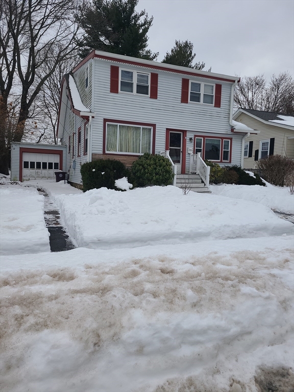 211 Roosevelt Rd