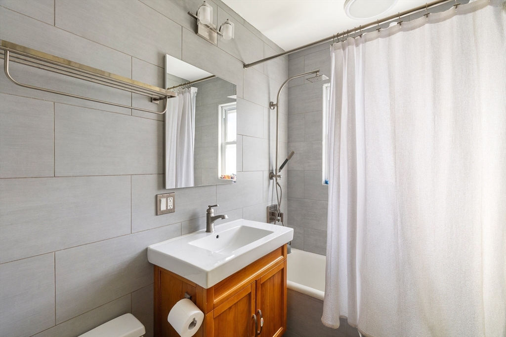 305 Webster St. # 2