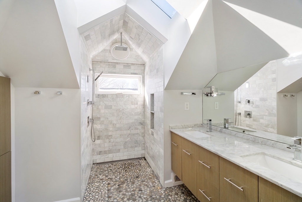 305 Webster St. # 2