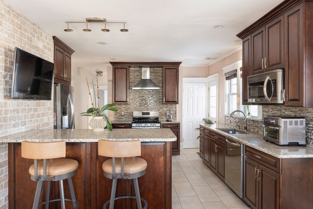 305 Webster St. # 2