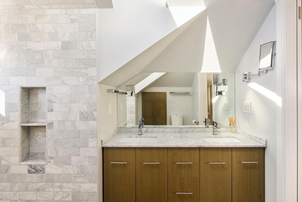 305 Webster St. # 2