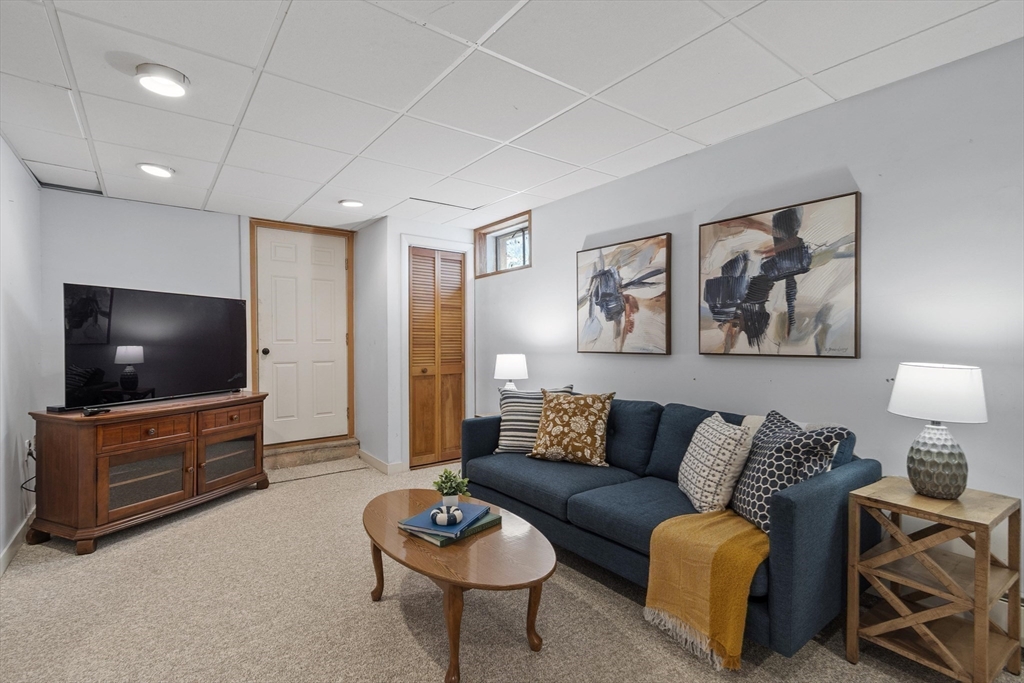 1 Carlton Dr