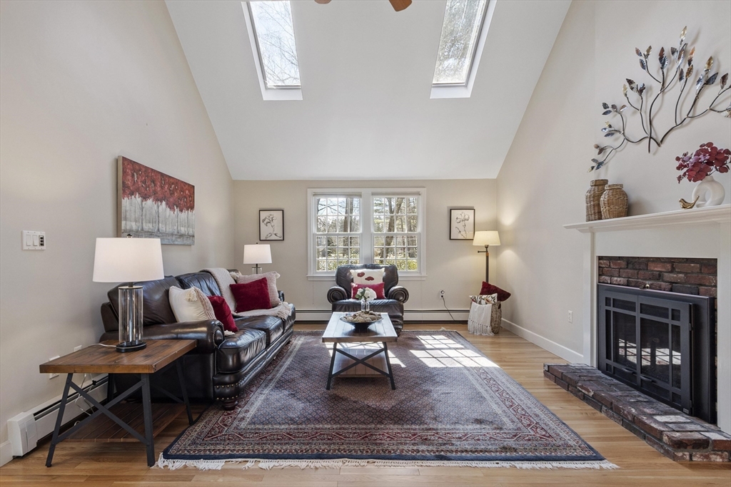 1 Carlton Dr