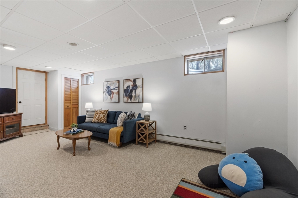 1 Carlton Dr