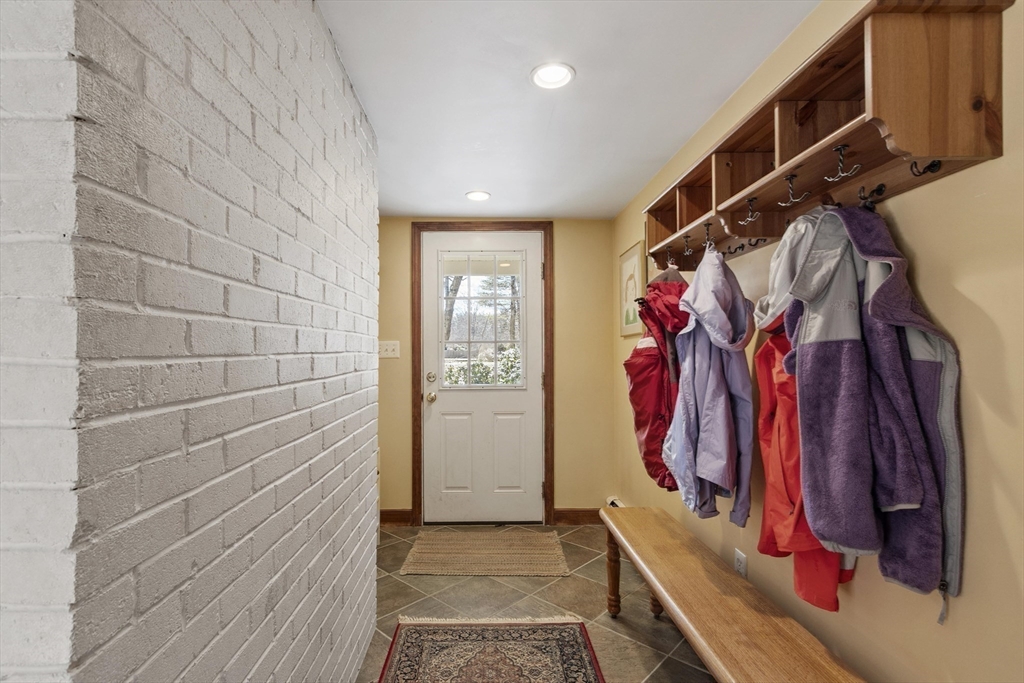 1 Carlton Dr