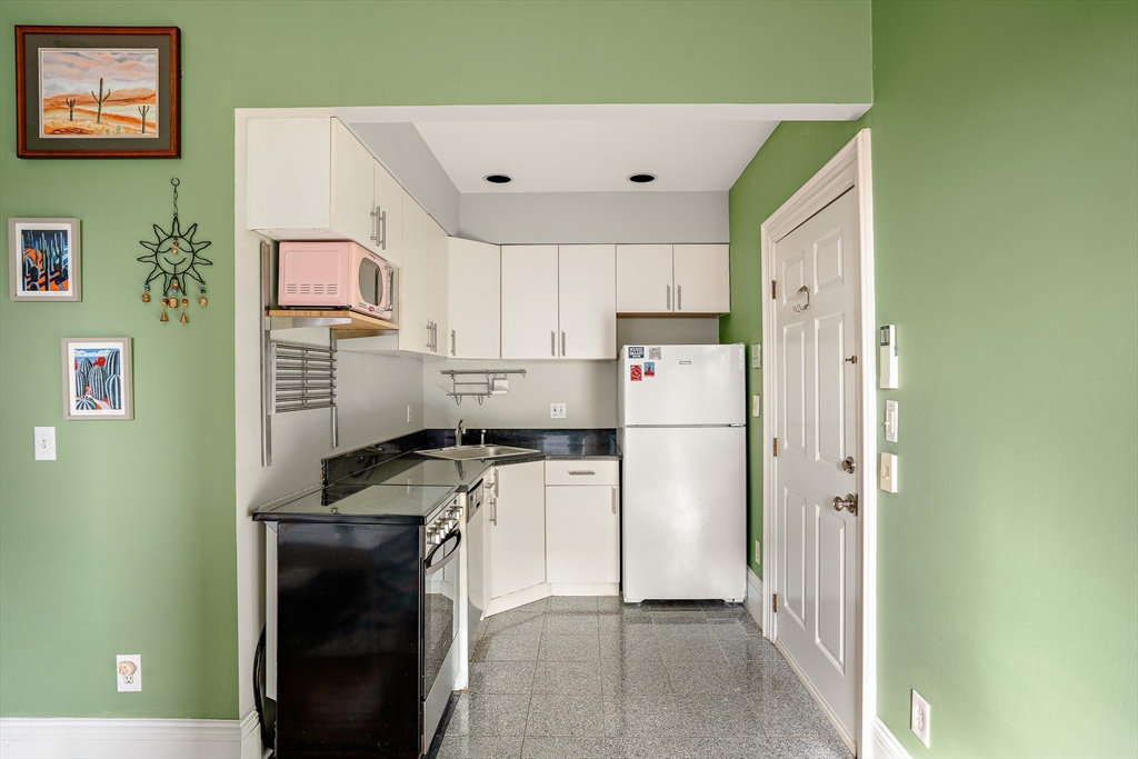 565 Massachusetts Ave. # 4