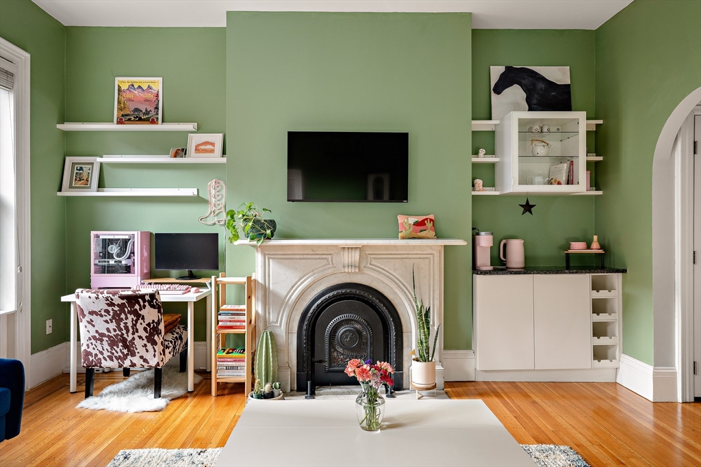 565 Massachusetts Ave. # 4