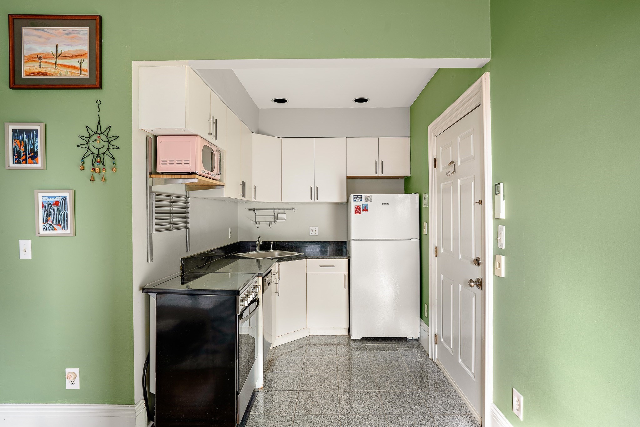 565 Massachusetts Ave. # 4