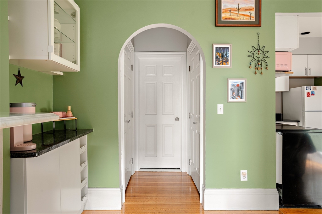 565 Massachusetts Ave. # 4