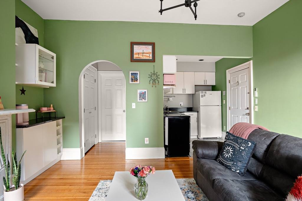 565 Massachusetts Ave. # 4