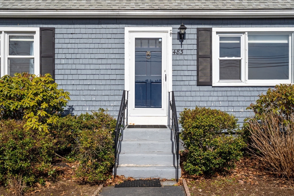 483 S Main St