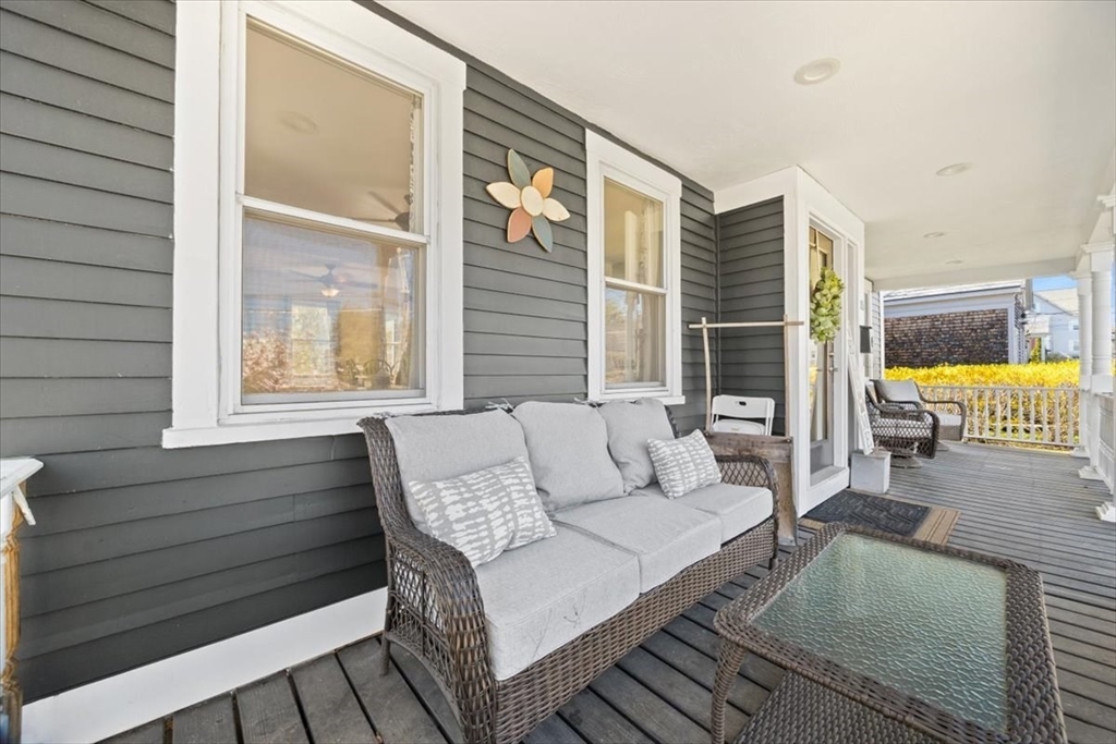 106 Bay St
