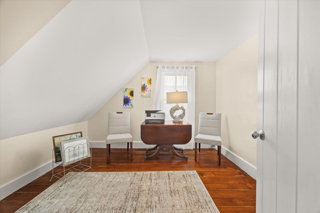 106 Bay St