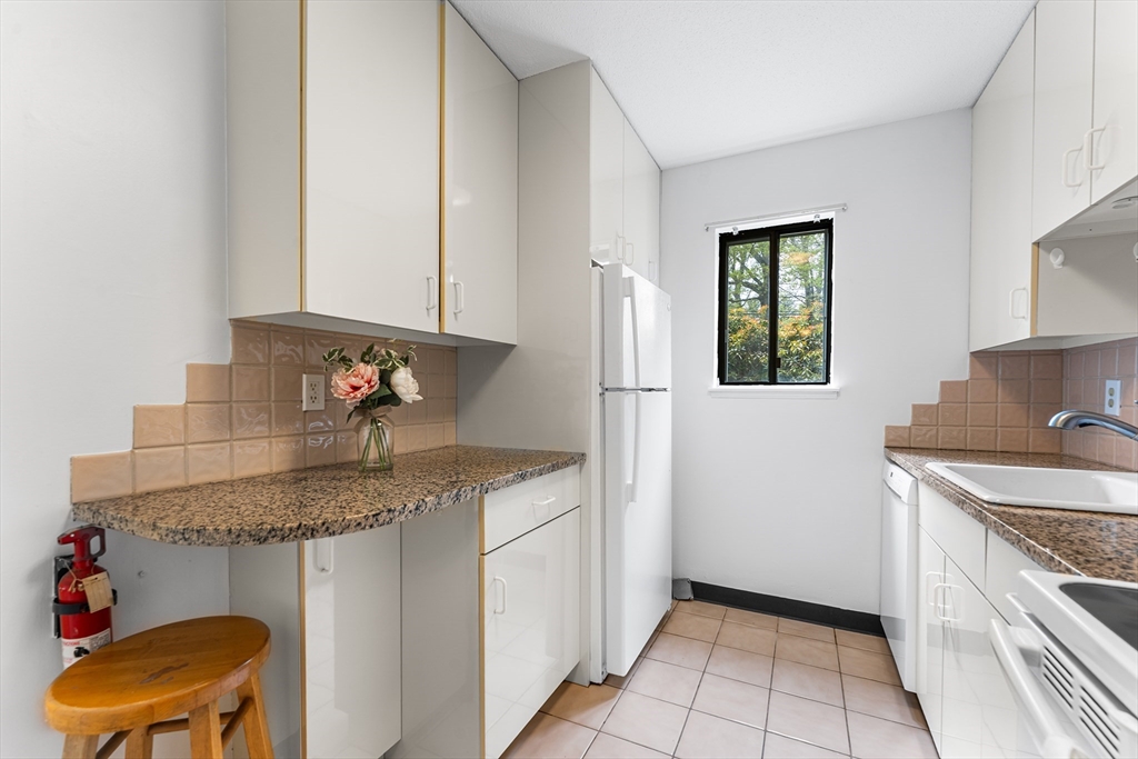 42 Village Brook Ln # 42
