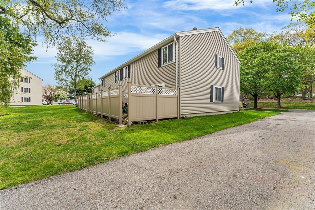 42 Village Brook Ln # 42