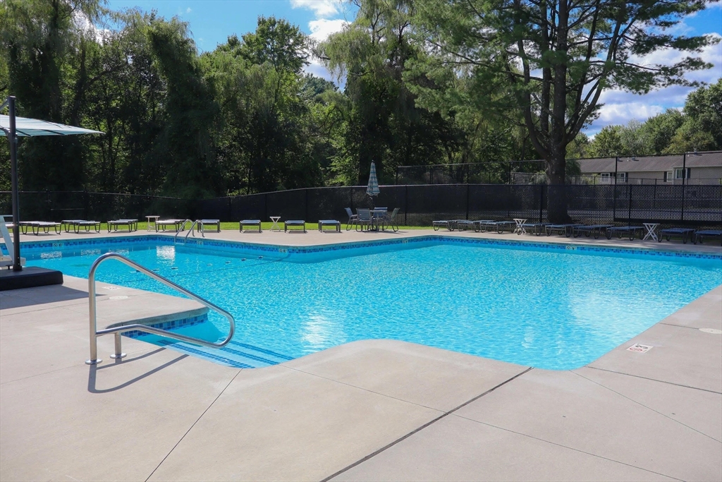 42 Village Brook Ln # 42