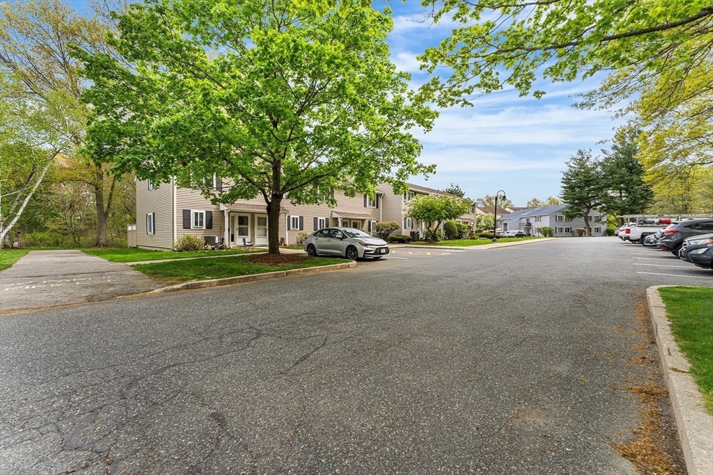 42 Village Brook Ln # 42