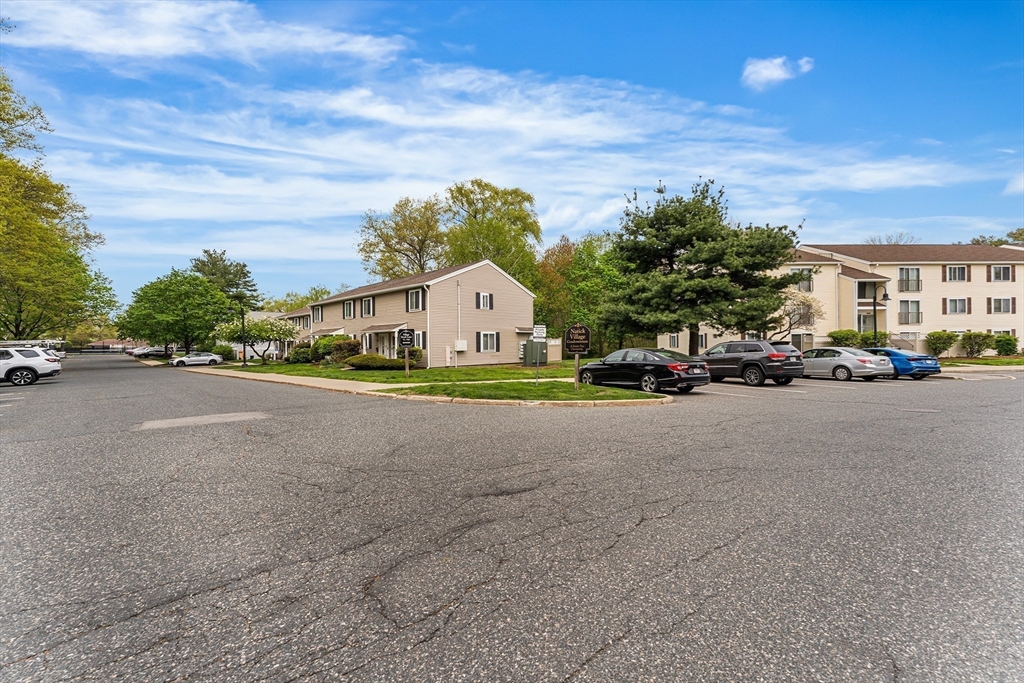 42 Village Brook Ln # 42