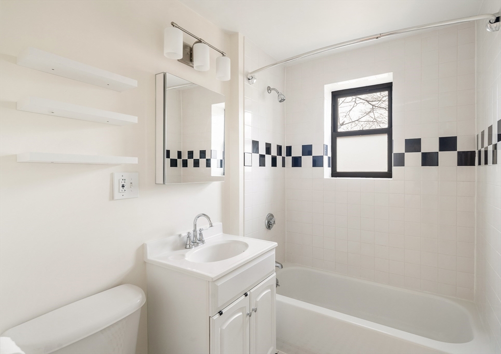 44 Lafayette Ave. # 308