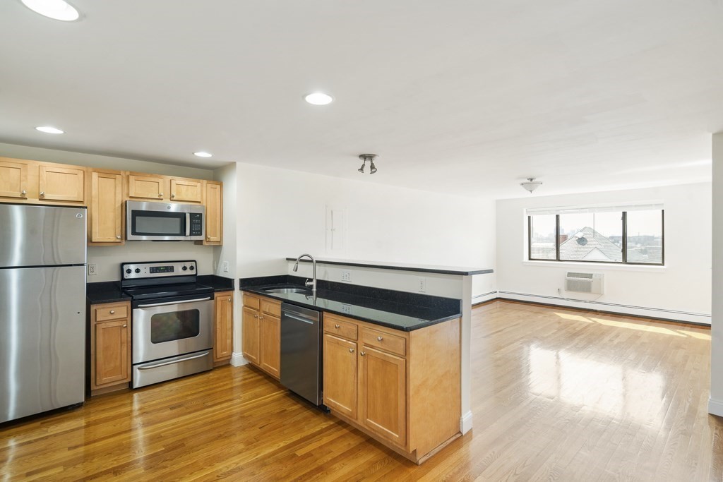 44 Lafayette Ave. # 308
